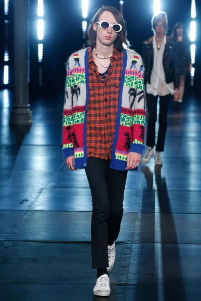 Look 13